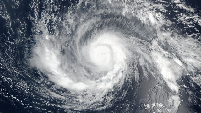 Le Plus Puissant Ouragan Jamais Observé Tue 14 Personnes – Les Avertissements des Derniers Jours s’Intensifient