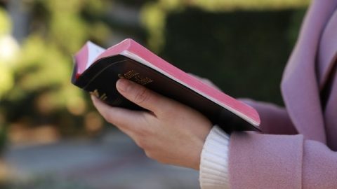 lire la Bible